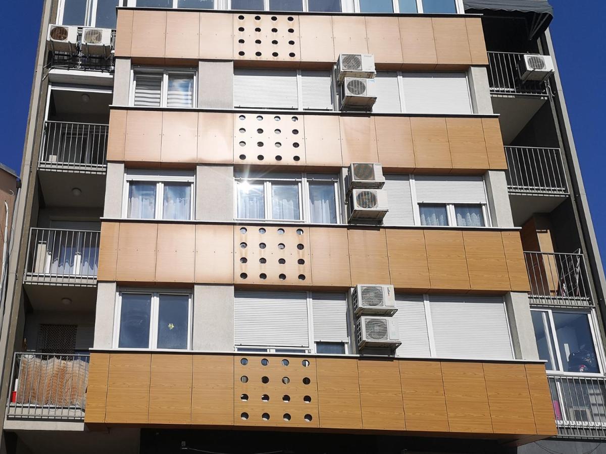Filinhome Papa Suite 3 Novi Sad Eksteriør bilde